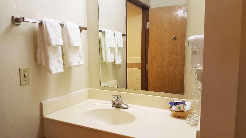 Americas Best Value Inn & Suites Norway image