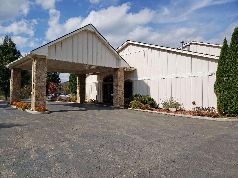 Americas Best Value Inn & Suites Independence Va image