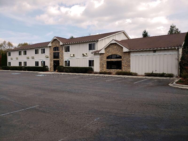 Americas Best Value Inn & Suites Independence Va image