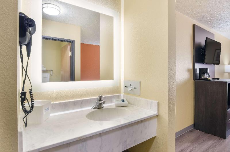 Americas Best Value Inn & Suites Independence Va image