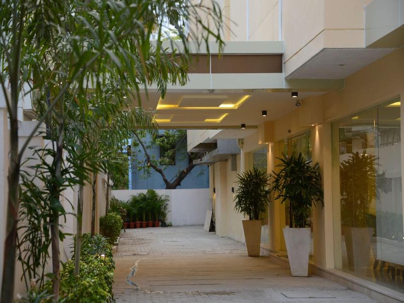 Blu Iris Hotel image