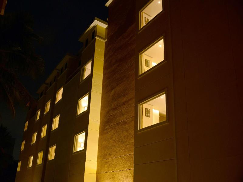Blu Iris Hotel image