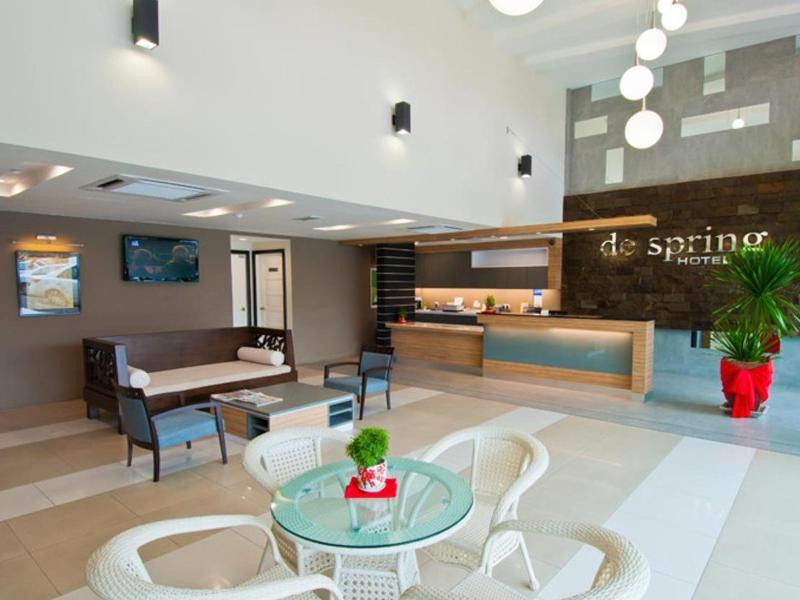 De Spring Hotel — view
