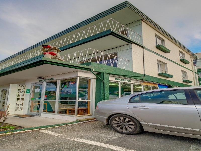 Lakeside Motel image