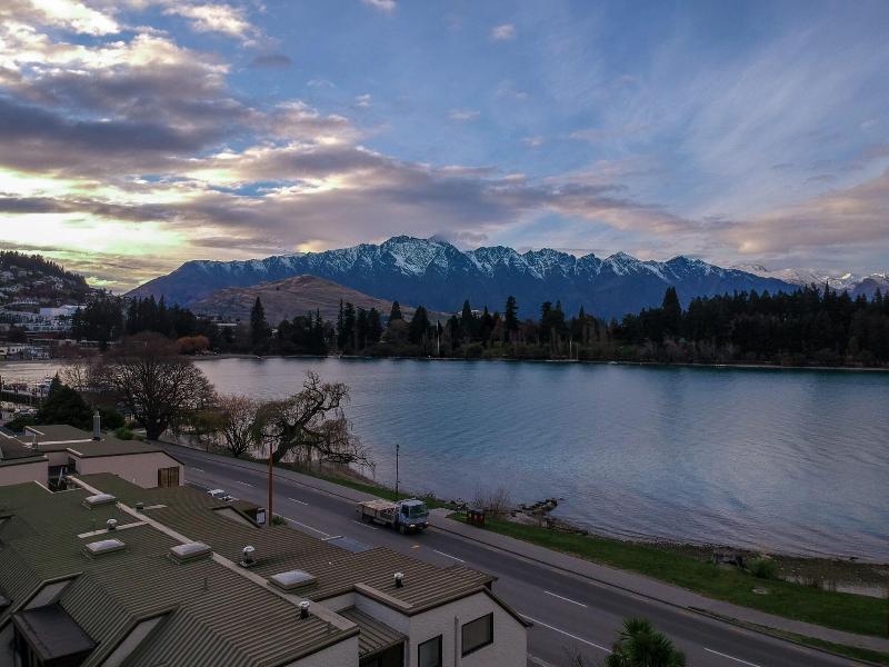 Lakeside Motel image
