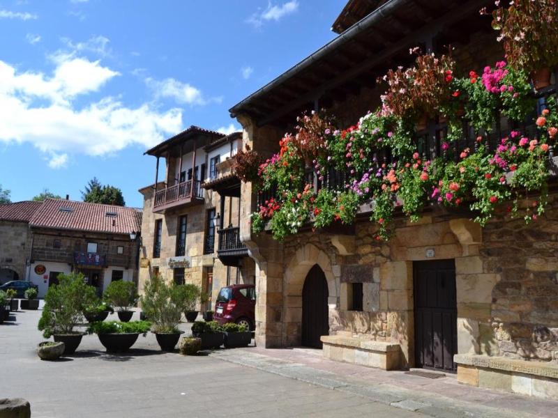 Gran Hotel Balneario De Lierganes — exterior view