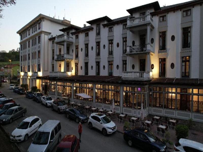 Gran Hotel Balneario De Lierganes image