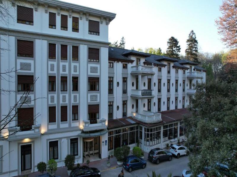 Gran Hotel Balneario De Lierganes image
