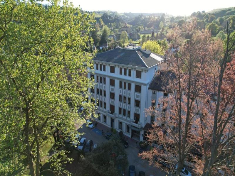 Gran Hotel Balneario De Lierganes image