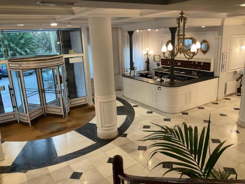 Gran Hotel Balneario De Lierganes image