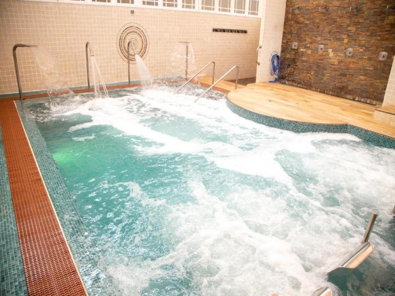 Gran Hotel Balneario De Lierganes image