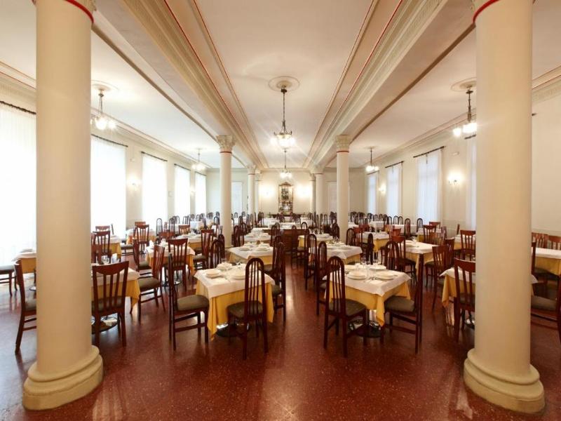 Gran Hotel Balneario De Lierganes image