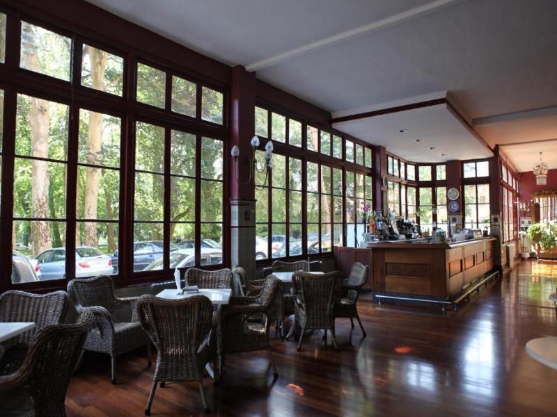 Gran Hotel Balneario De Lierganes image