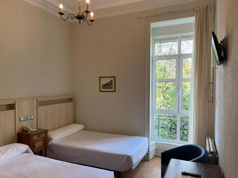Gran Hotel Balneario De Lierganes image