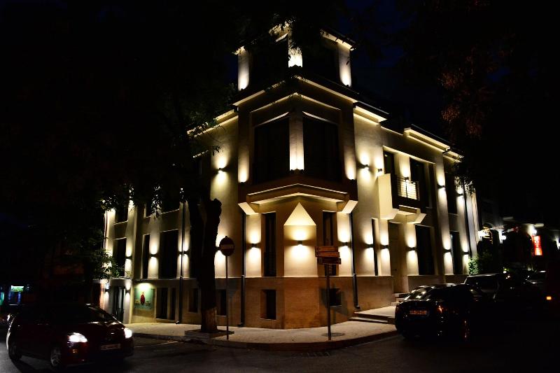 Garnet Hotel image