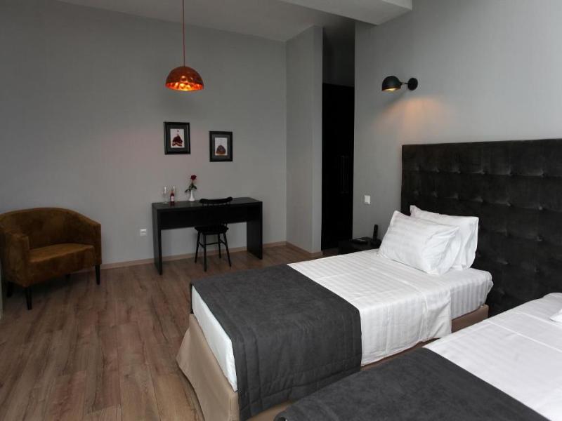 L M Club Hotel image