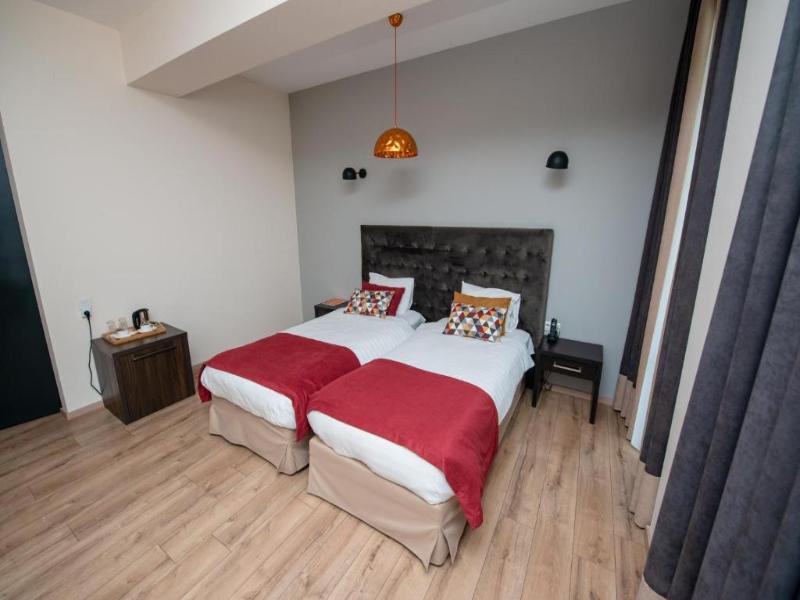 L M Club Hotel image