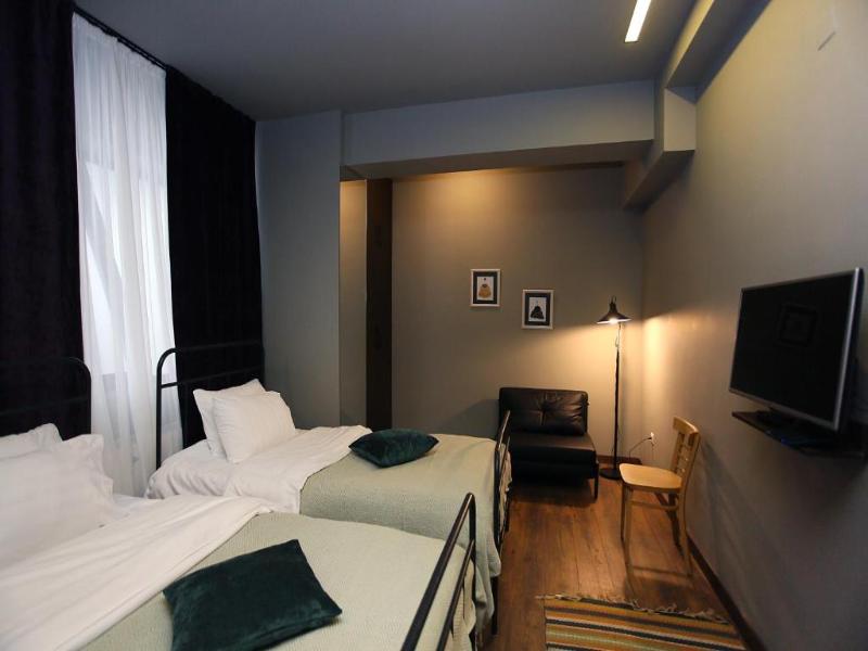L M Club Hotel image