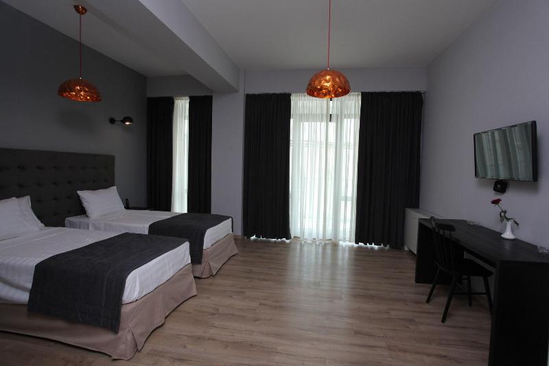 L M Club Hotel image