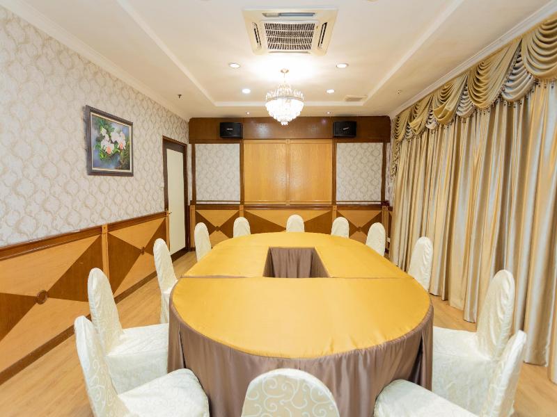Pelican Hotel image