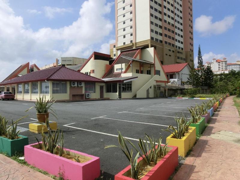 K T Beach Resort