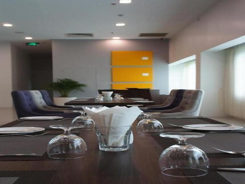 Wyne Hotel image
