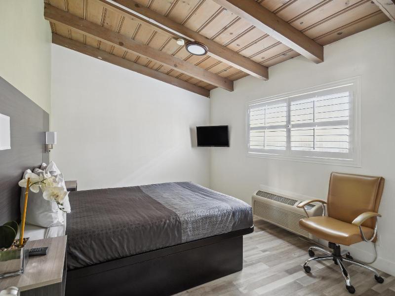 Discovery Inn Monterey image