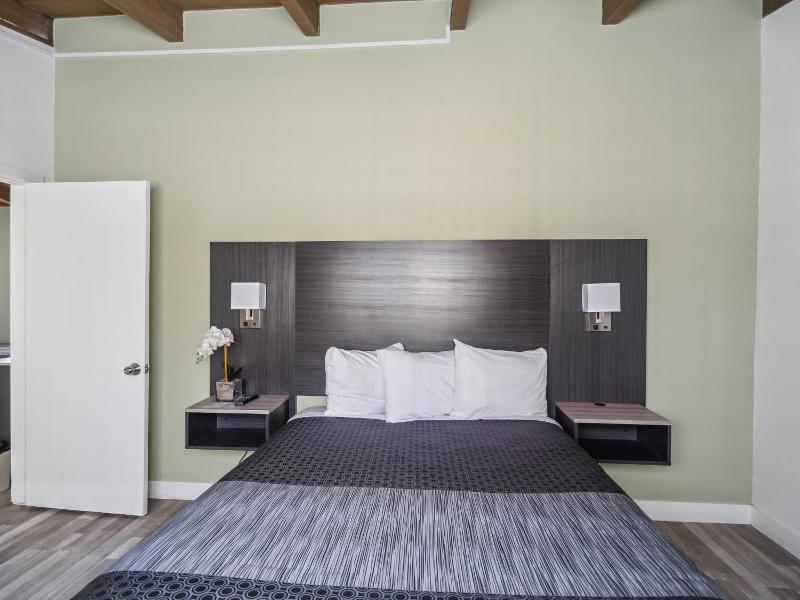 Discovery Inn Monterey image