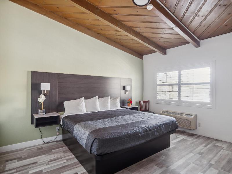 Discovery Inn Monterey image