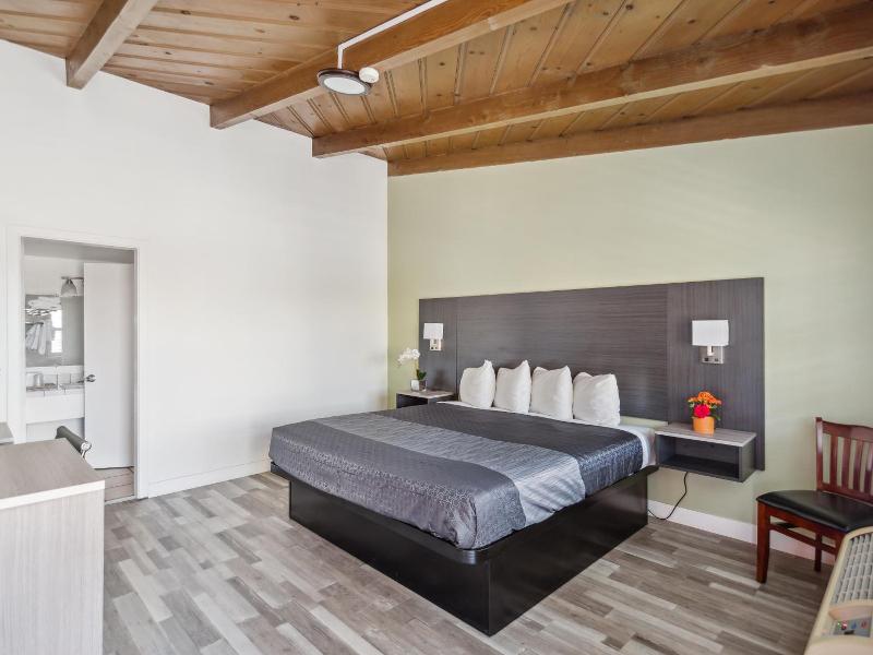 Discovery Inn Monterey image