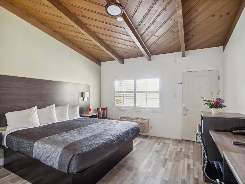 Discovery Inn Monterey image