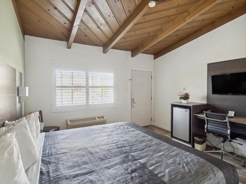Discovery Inn Monterey image