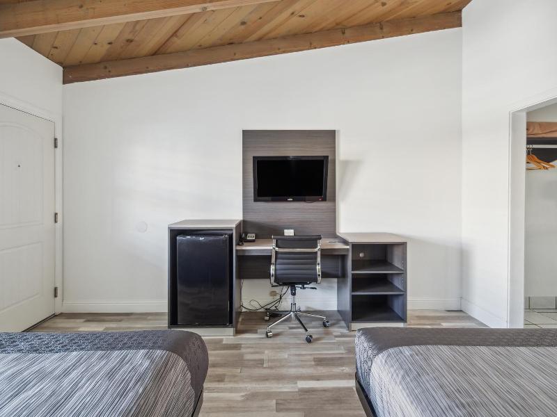 Discovery Inn Monterey image