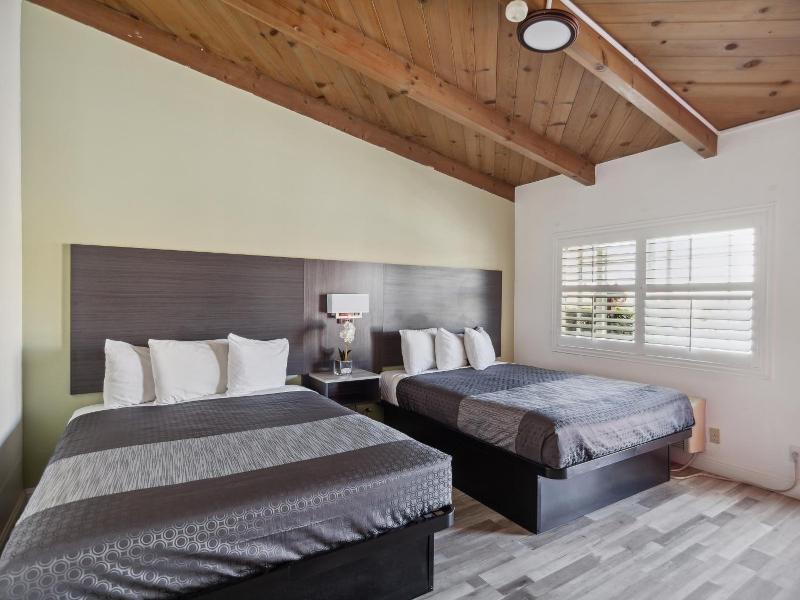 Discovery Inn Monterey image
