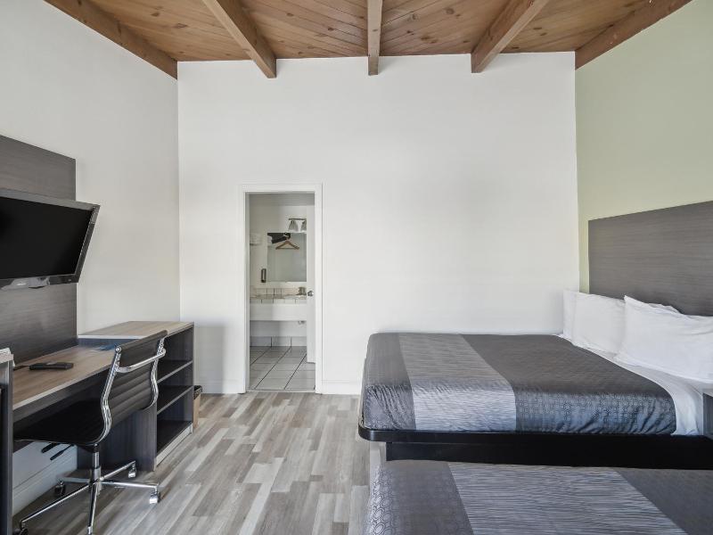 Discovery Inn Monterey image