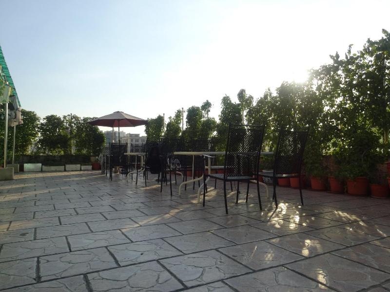 GREEN OASIS HOTEL image
