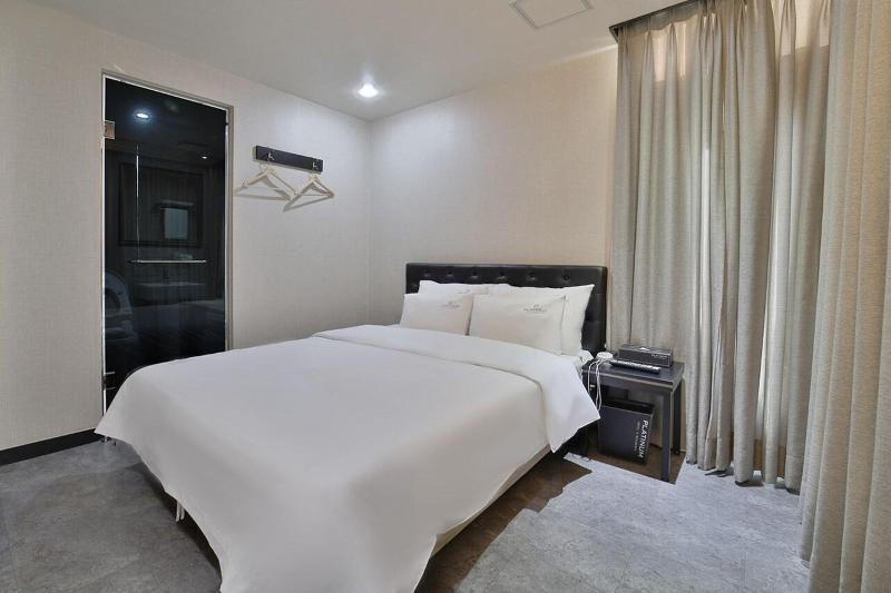 Busan Nampodong Platinum Hotel image