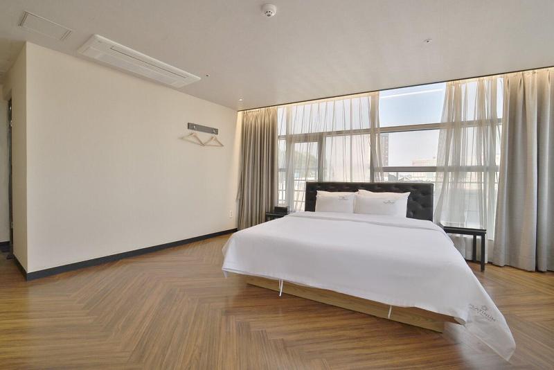 Busan Nampodong Platinum Hotel image