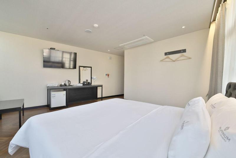 Busan Nampodong Platinum Hotel image