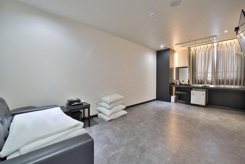 Busan Nampodong Platinum Hotel image