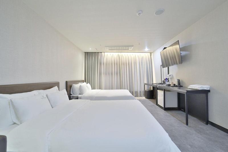 Busan Nampodong Platinum Hotel image
