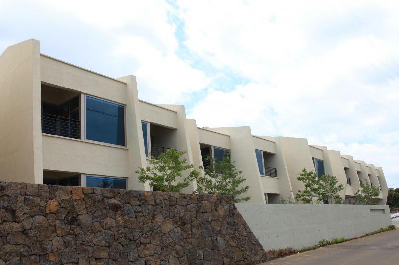 Comma & Resort image