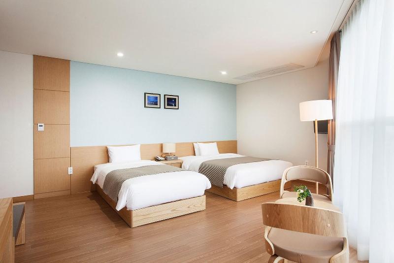 You Us Hotel image