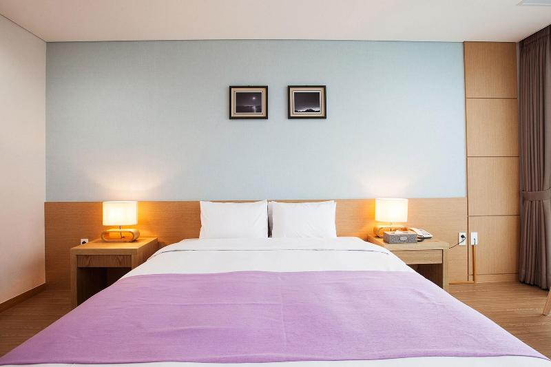 You Us Hotel image