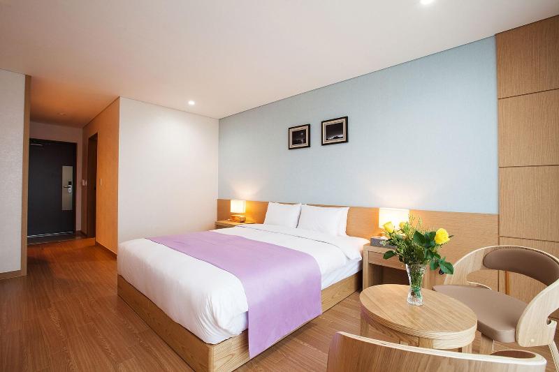 You Us Hotel image