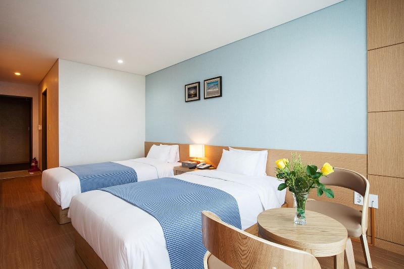 You Us Hotel image