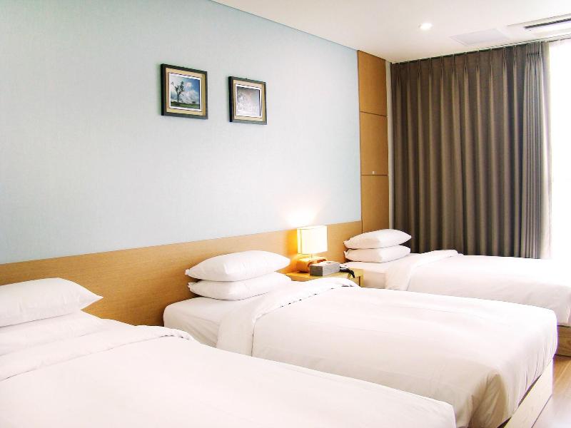 You Us Hotel image