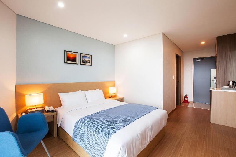 You Us Hotel image