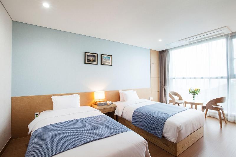 You Us Hotel image