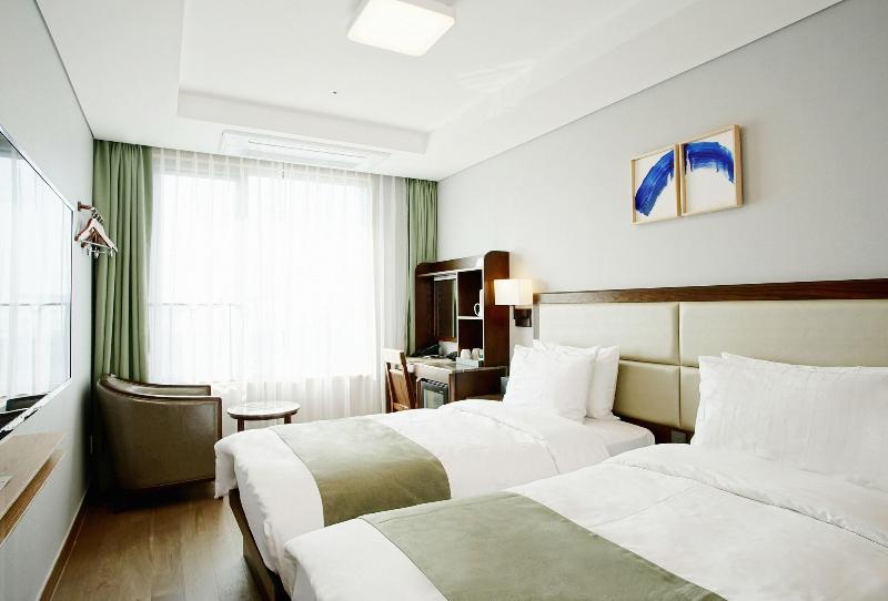 Stanford Inn Busan image